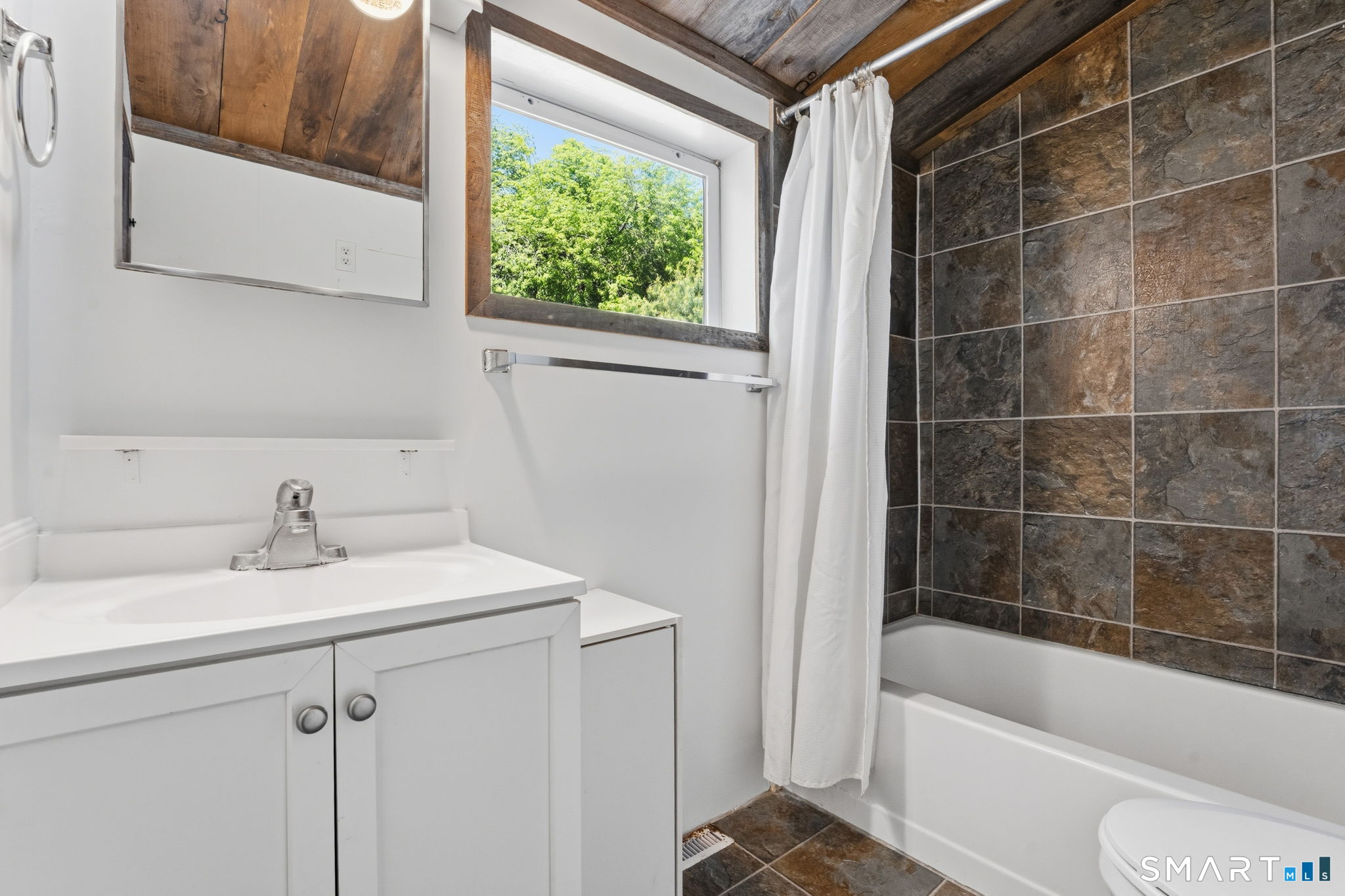 276 Shore Road Old Lyme, CT 06371 - Photo 36 of 38