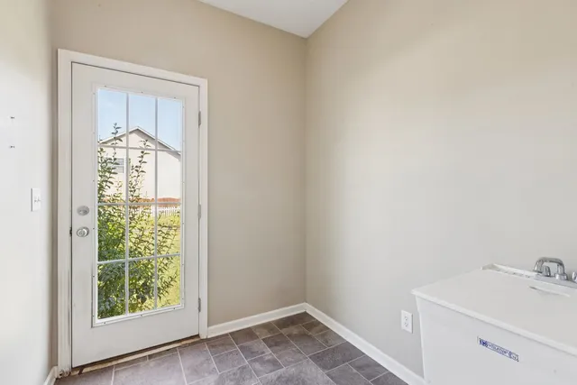 a view of utility room