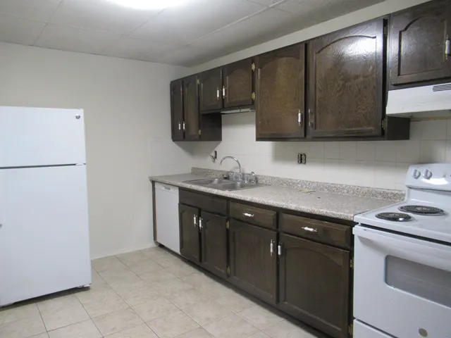 $1,690 | 131 J Capitol Hill Drive, Londonderry, NH 03053