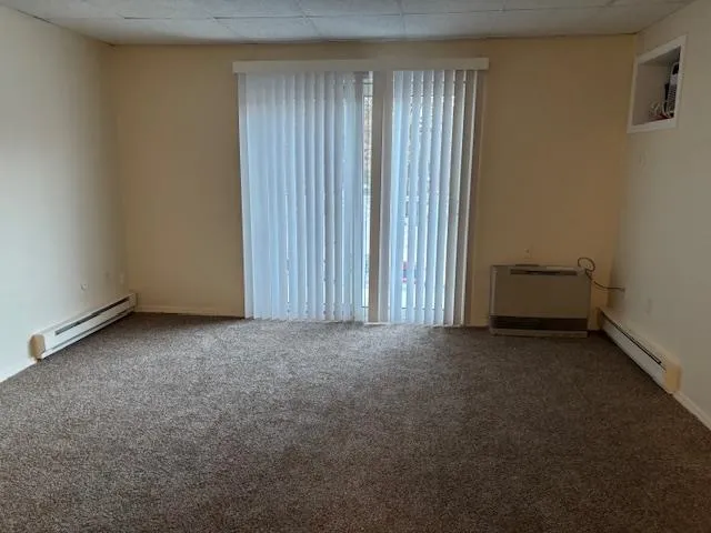 $1,690 | 131 J Capitol Hill Drive, Londonderry, NH 03053