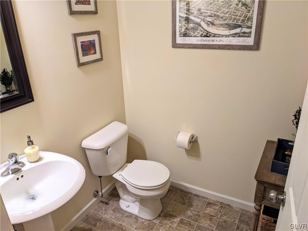 2277 Rising Hill Road Whitehall, PA 18052 - Photo 10 of 20 Gallery Image 10
