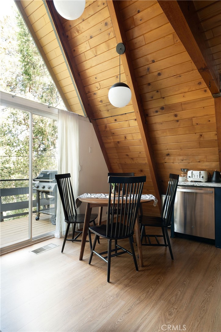 641 Buckingham Square Lake Arrowhead, CA 92352 - Photo 7 of 42