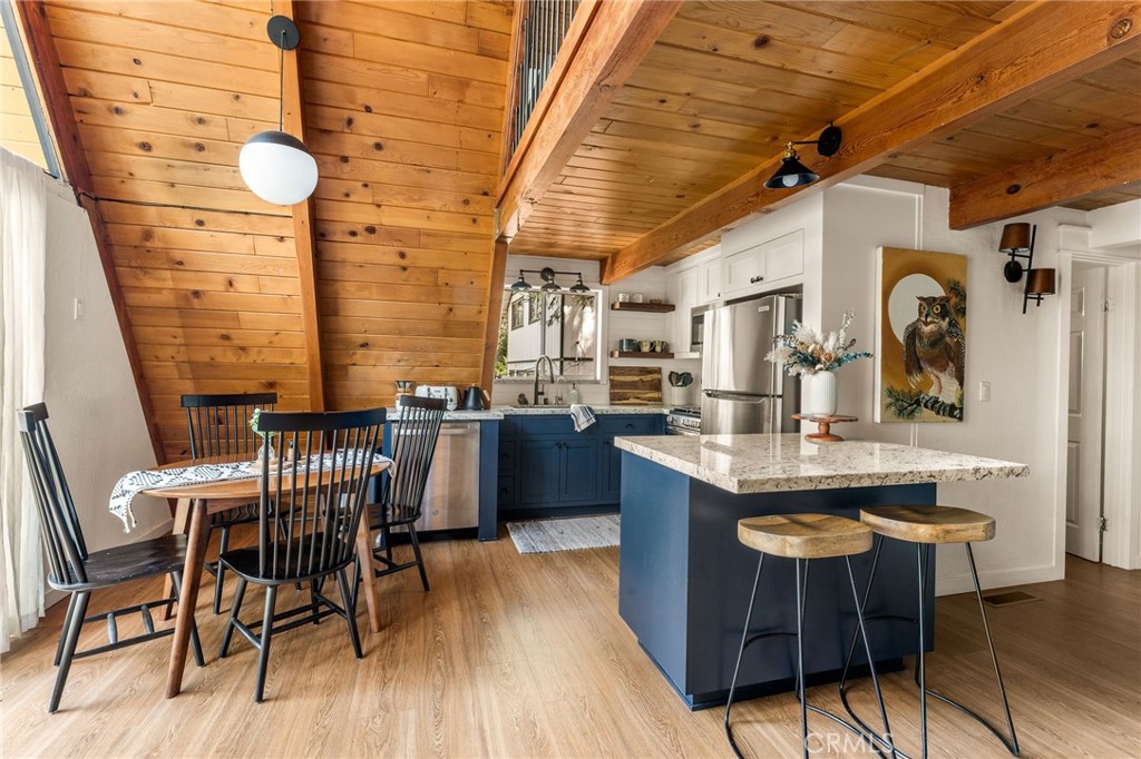 641 Buckingham Square Lake Arrowhead, CA 92352 - Photo 8 of 42