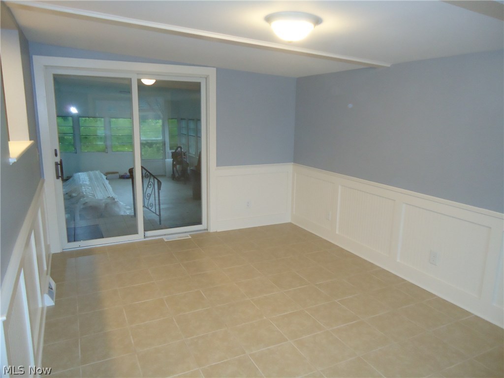 1577 Fairfax Road Akron, OH 44313 - Photo 2 of 32 Gallery Image 2