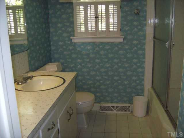 119 Chateau Road Durham, NC 27704 - Photo 9 of 13 Bathroom