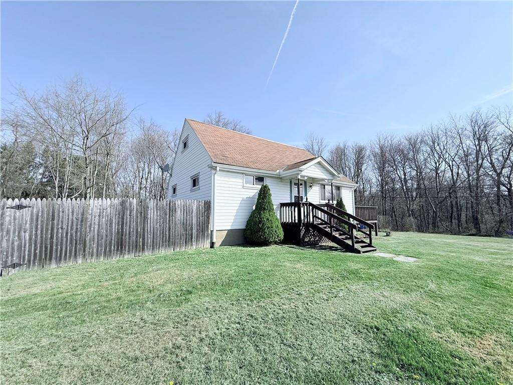2724 Lookout Drive Elizabeth, PA 15037 - Photo 5 of 31 a view of a house with backyard and porch