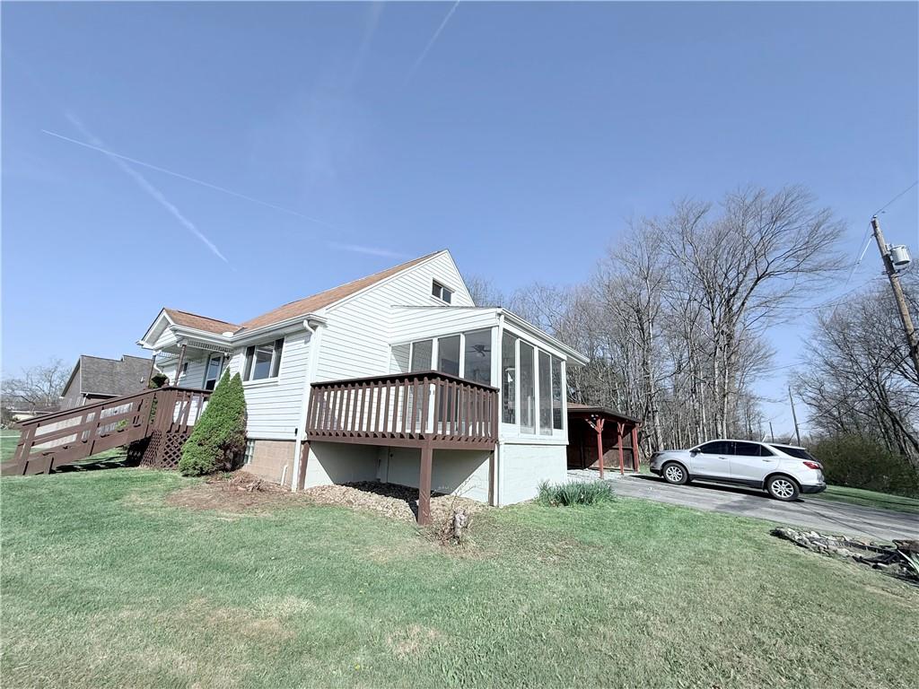 2724 Lookout Drive Elizabeth, PA 15037 - Photo 6 of 31 a view of a house with a yard
