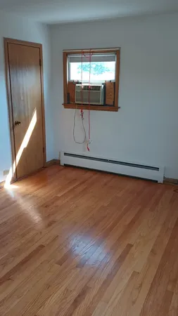 $2,500 | 4950 Greenwood Street, Unit 3E, Skokie, IL 60077