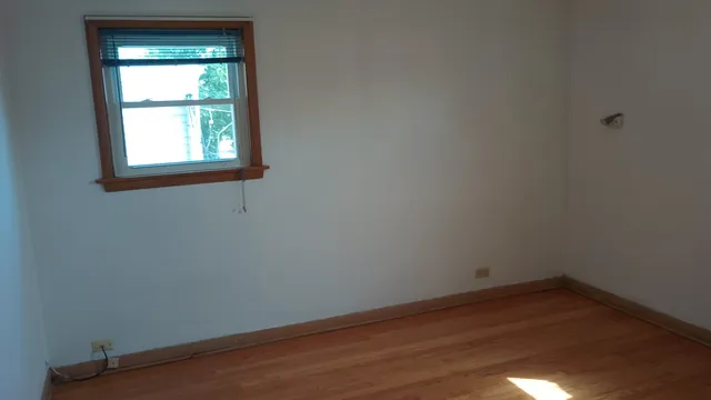 $2,500 | 4950 Greenwood Street, Unit 3E, Skokie, IL 60077