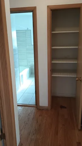 $2,500 | 4950 Greenwood Street, Unit 3E, Skokie, IL 60077