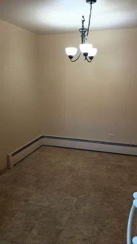 $2,500 | 4950 Greenwood Street, Unit 3E, Skokie, IL 60077