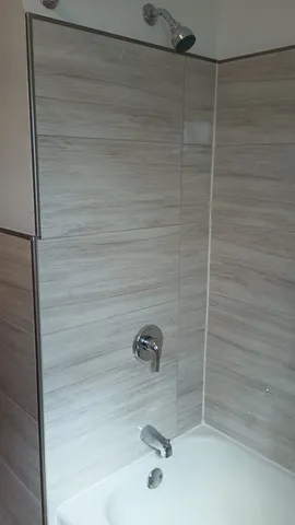 $2,500 | 4950 Greenwood Street, Unit 3E, Skokie, IL 60077