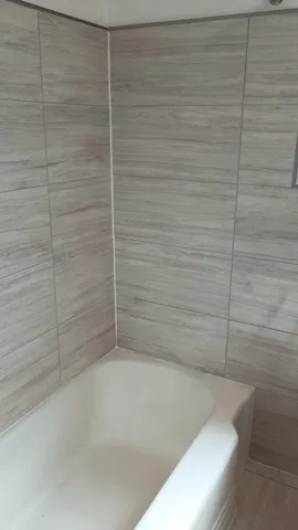 $2,500 | 4950 Greenwood Street, Unit 3E, Skokie, IL 60077