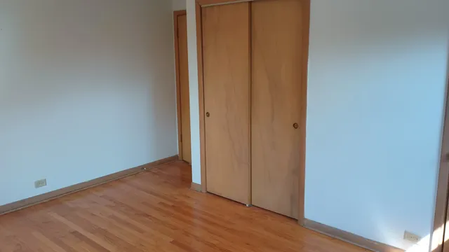 $2,500 | 4950 Greenwood Street, Unit 3E, Skokie, IL 60077