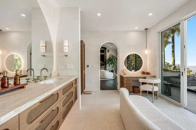 $15,420,000 | 1904 Via Casa Alta, La Jolla, CA 92037