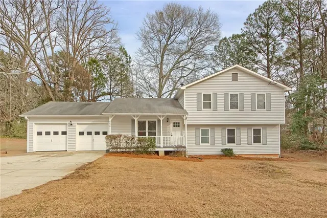 $279,000 | 6470 Meadowlark Drive, Riverdale, GA 30296