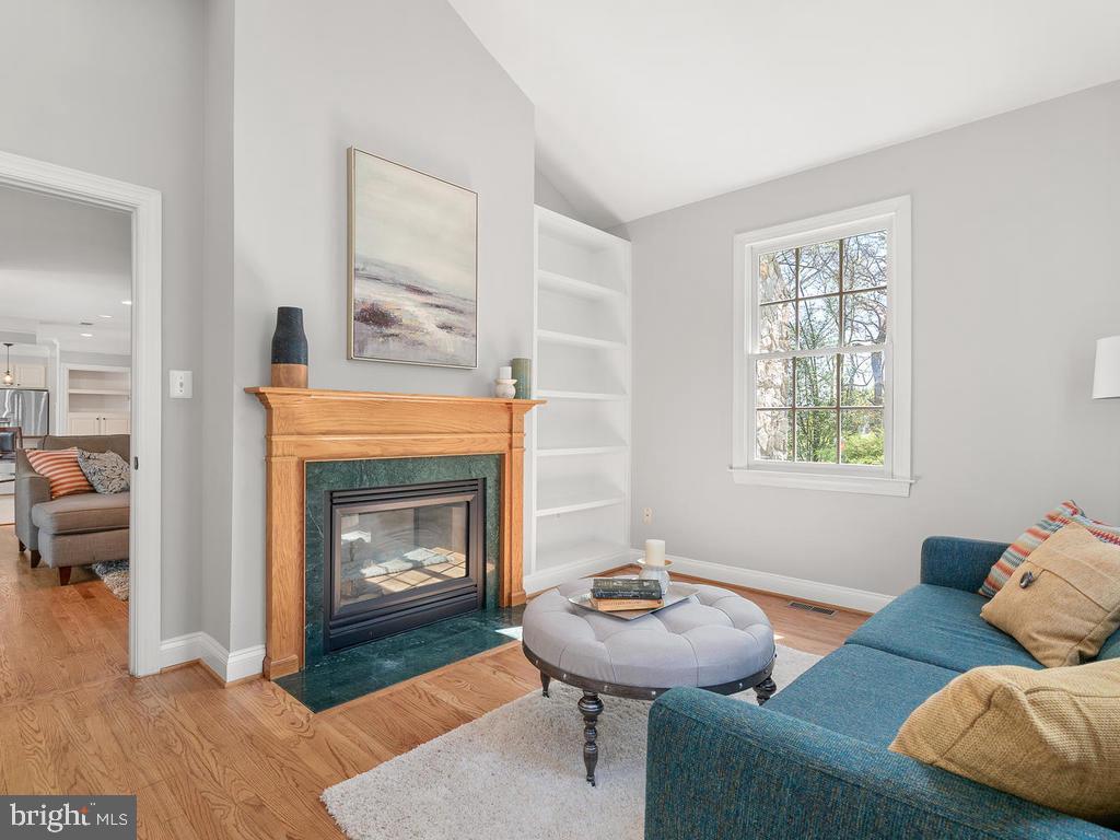 21512 Ripplemead Drive Laytonsville, MD 20882 - Photo 17 of 77 Family Room w/ double sided fireplace
