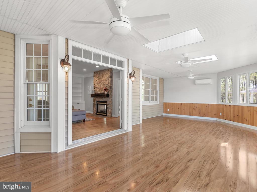 21512 Ripplemead Drive Laytonsville, MD 20882 - Photo 19 of 77 All Season Room