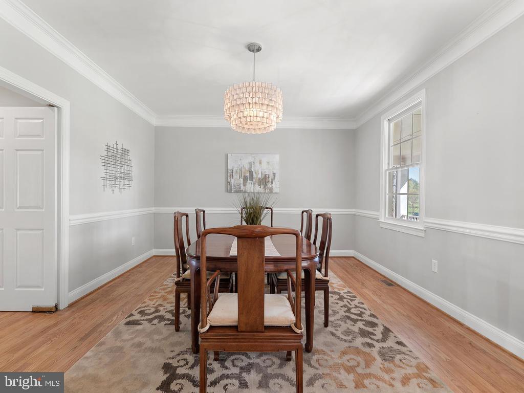 21512 Ripplemead Drive Laytonsville, MD 20882 - Photo 22 of 77 Formal Dining Room