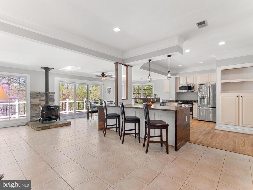 21512 Ripplemead Drive Laytonsville, MD 20882 - Photo 24 of 77 Captivating Kitchen