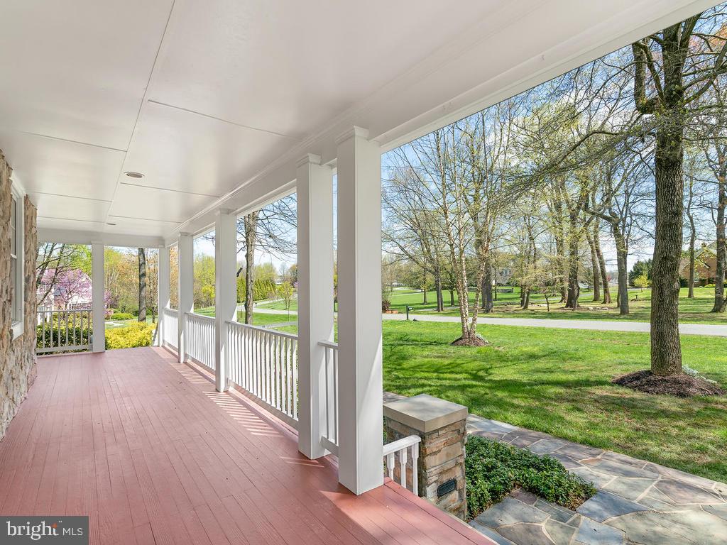 21512 Ripplemead Drive Laytonsville, MD 20882 - Photo 9 of 77 Front Porch