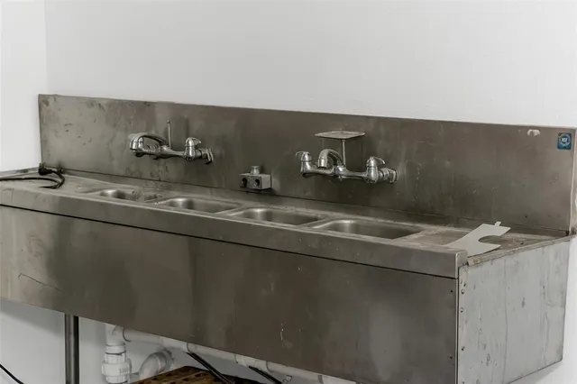 $2,600 | 1313 Mildred Lane, Benbrook, TX 76126