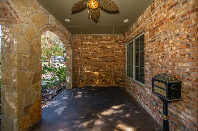 a view of entryway with front door