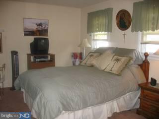 21 Maitland Road Hamilton, NJ 08620 - Photo 5 of 6 Gallery Image 5