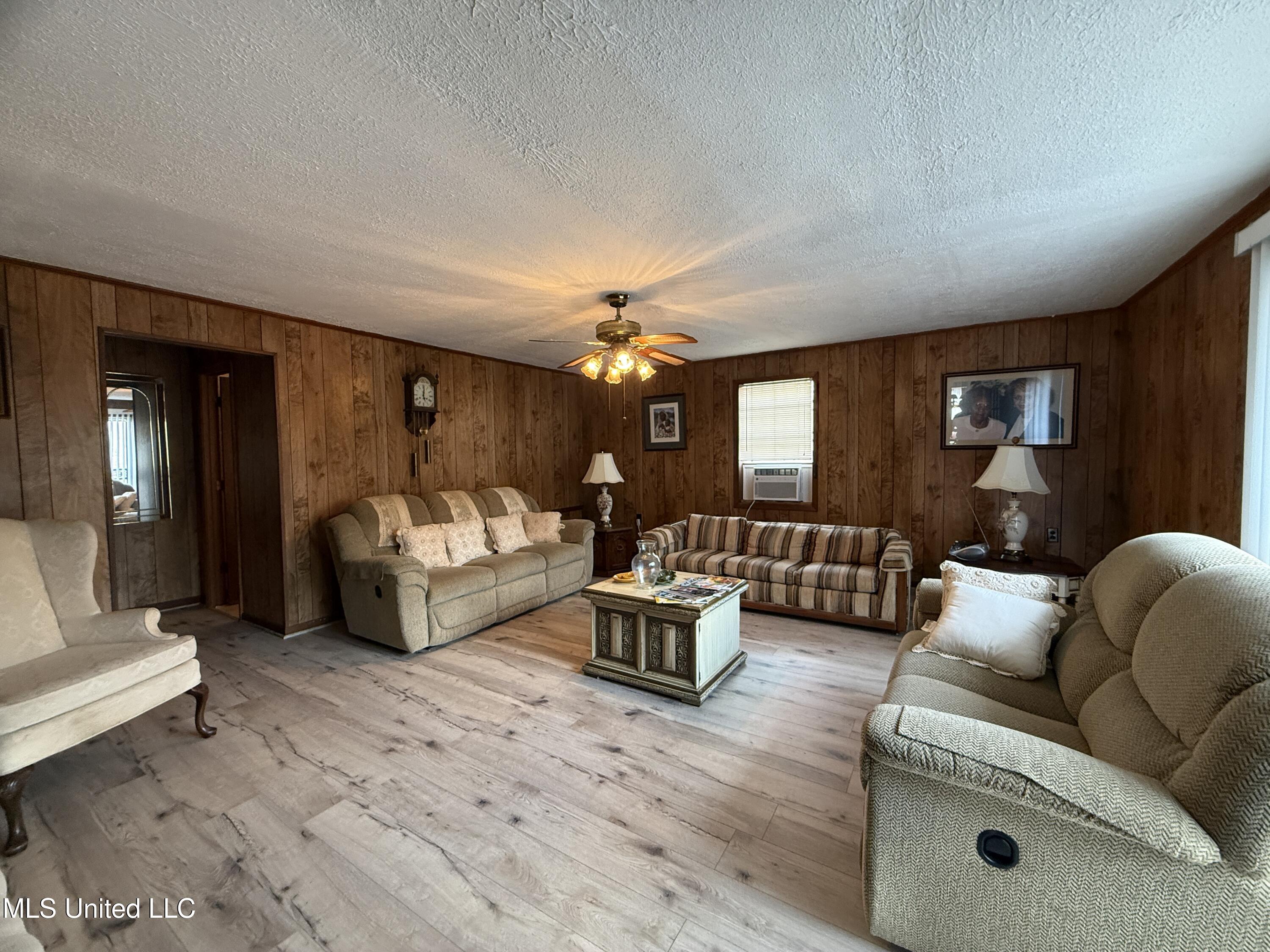 602 Ship Island Road Duck Hill, MS 38925 - Photo 18 of 26 IMG_1501