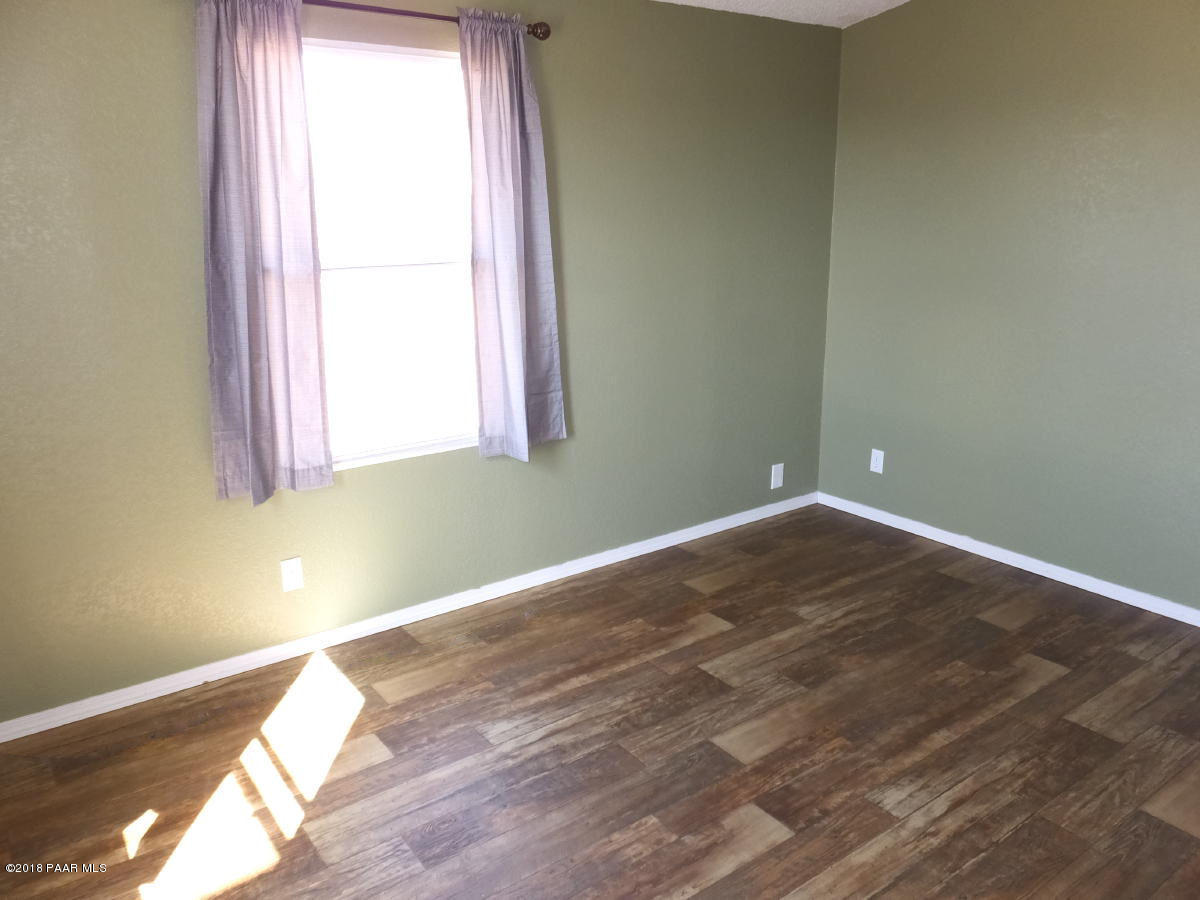 675 North Ambassador Road Dewey, AZ 86327 - Photo 16 of 32 Another View of Bedroom 2