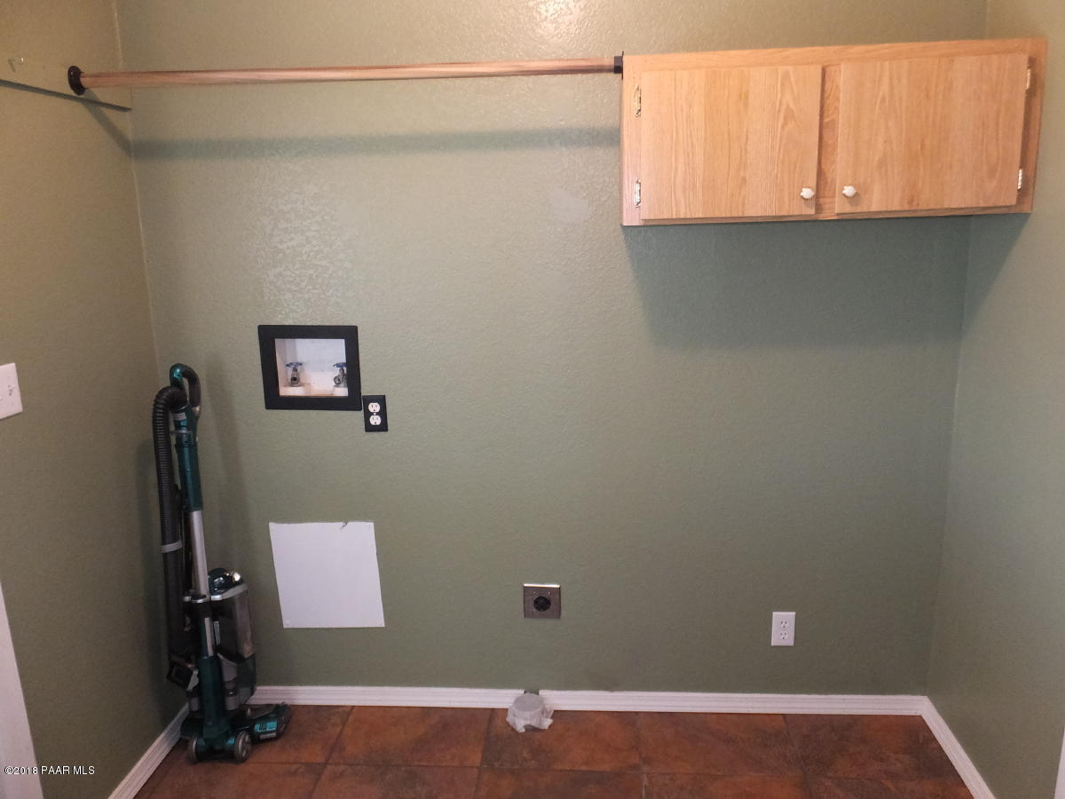 675 North Ambassador Road Dewey, AZ 86327 - Photo 20 of 32 Laundry Room