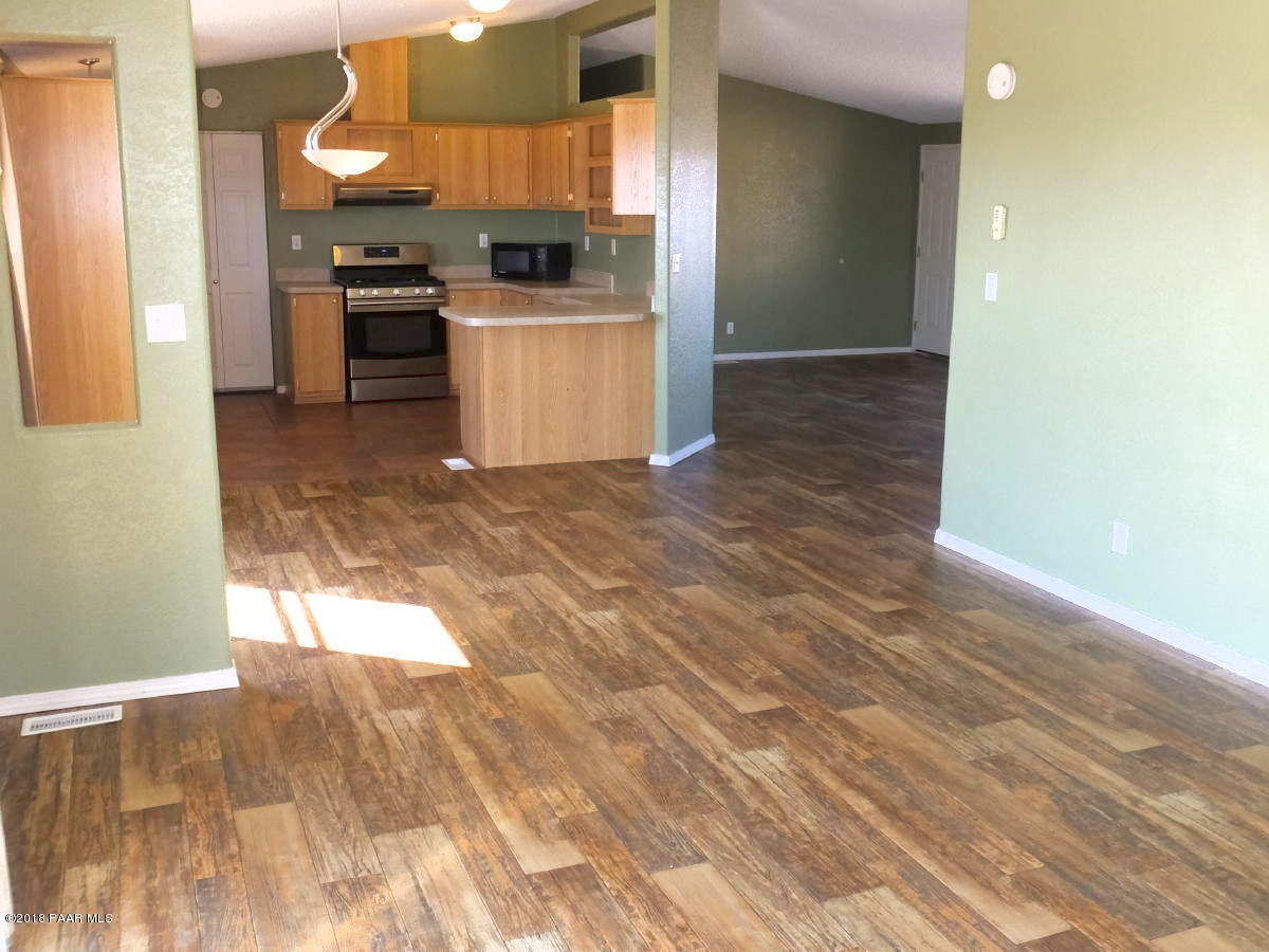 675 North Ambassador Road Dewey, AZ 86327 - Photo 5 of 32 Kitchen Opens to Great Room