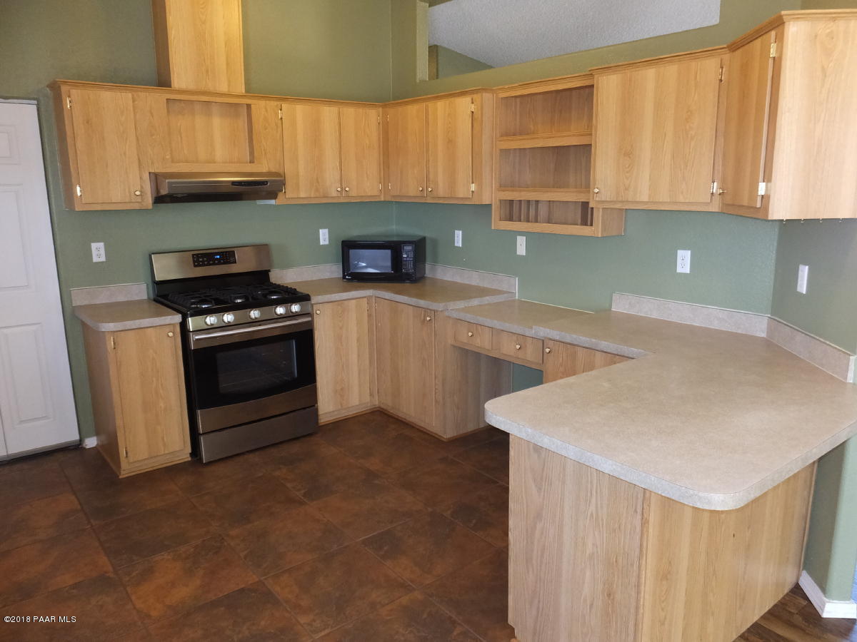 675 North Ambassador Road Dewey, AZ 86327 - Photo 8 of 32 Superb Counter Space