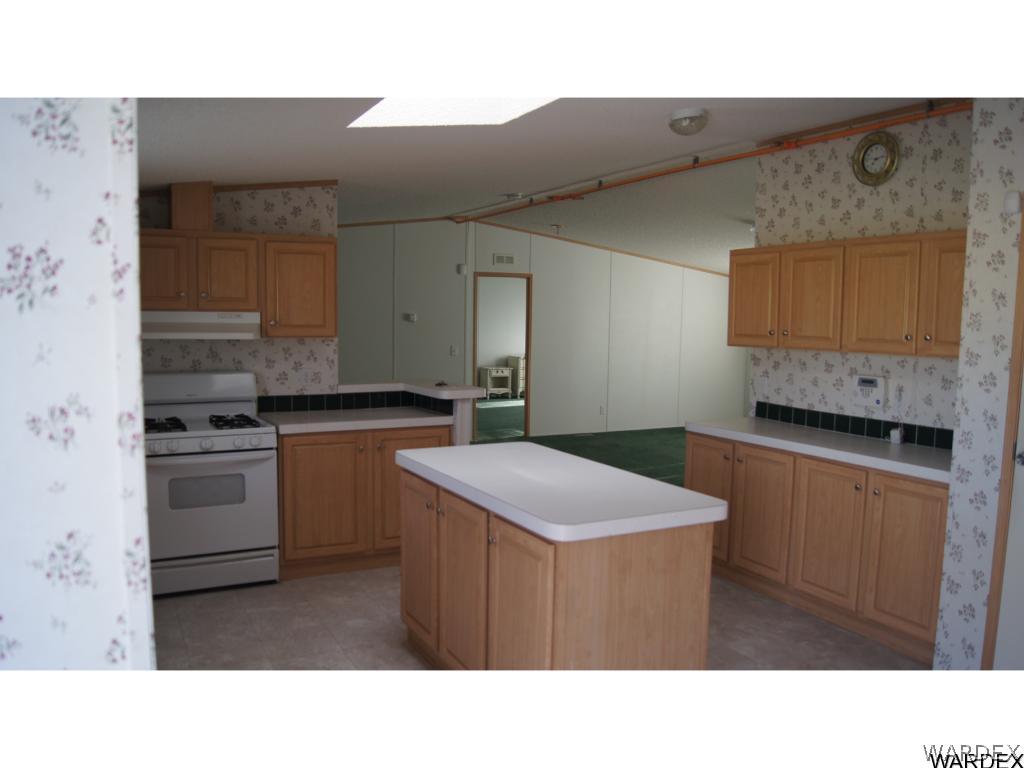 6955 South Windmill Ranch Road Kingman, AZ 86401 - Photo 14 of 33 Nice Kitchen W Skylight