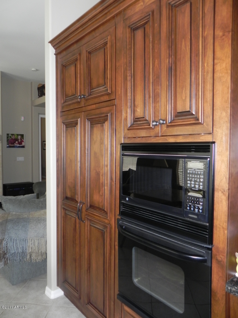 3131 East Amber Ridge Way Phoenix, AZ 85048 - Photo 8 of 26 Kitchen Cabinets