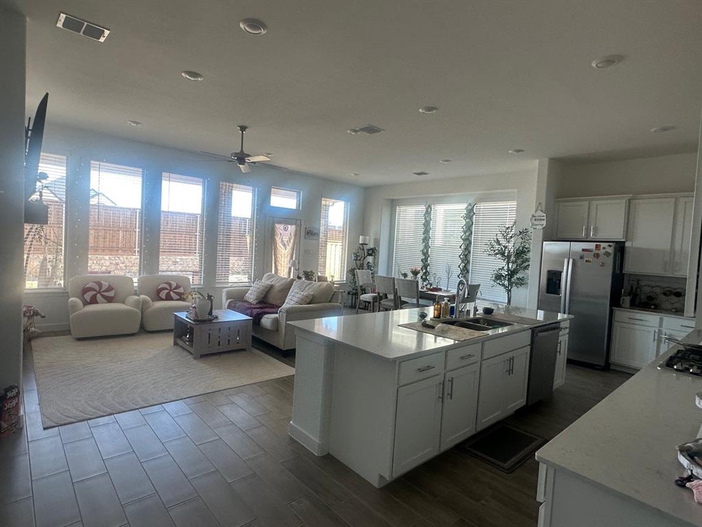 536 Breeds Hl Road Little Elm, TX 75068 - Photo 2 of 9