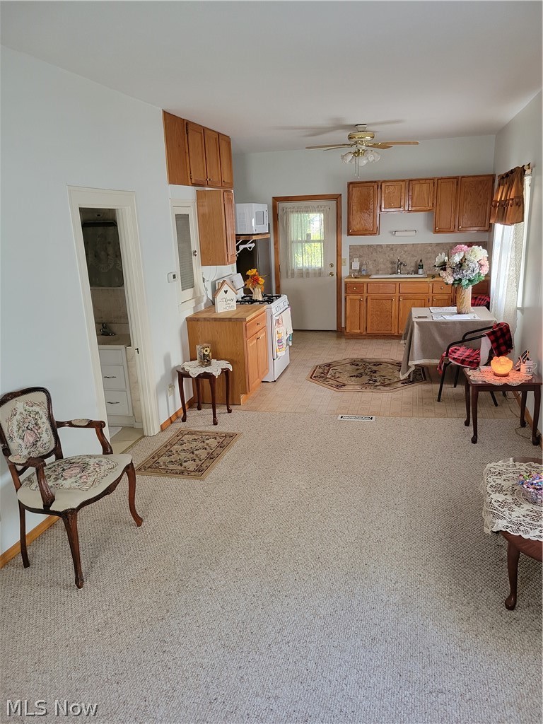 7714 State Road Cleveland, OH 44134 - Photo 4 of 34