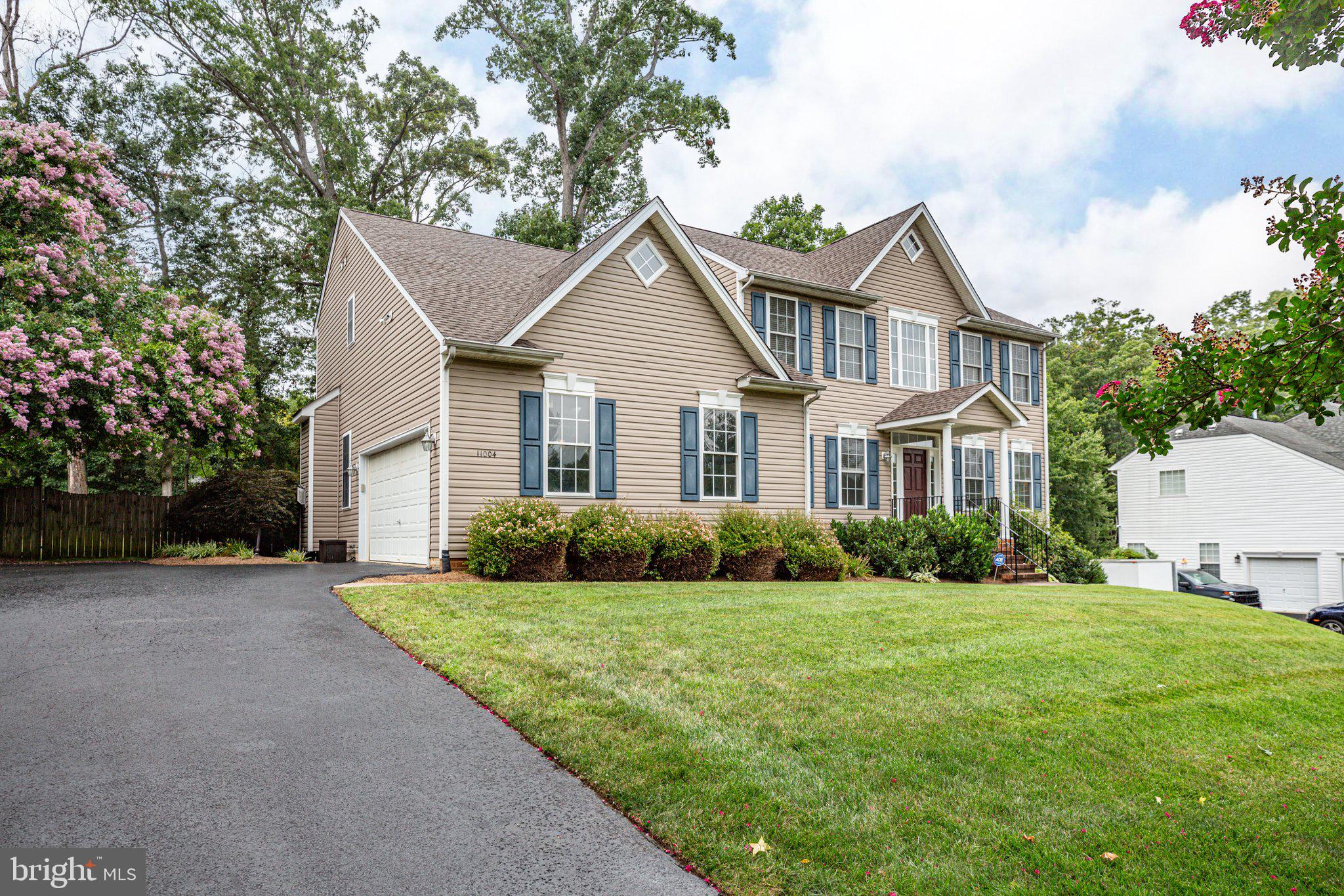 11004 Park Ridge Road Fredericksburg, VA 22408 - Photo 2 of 48 SIDE LOAD GARAGE