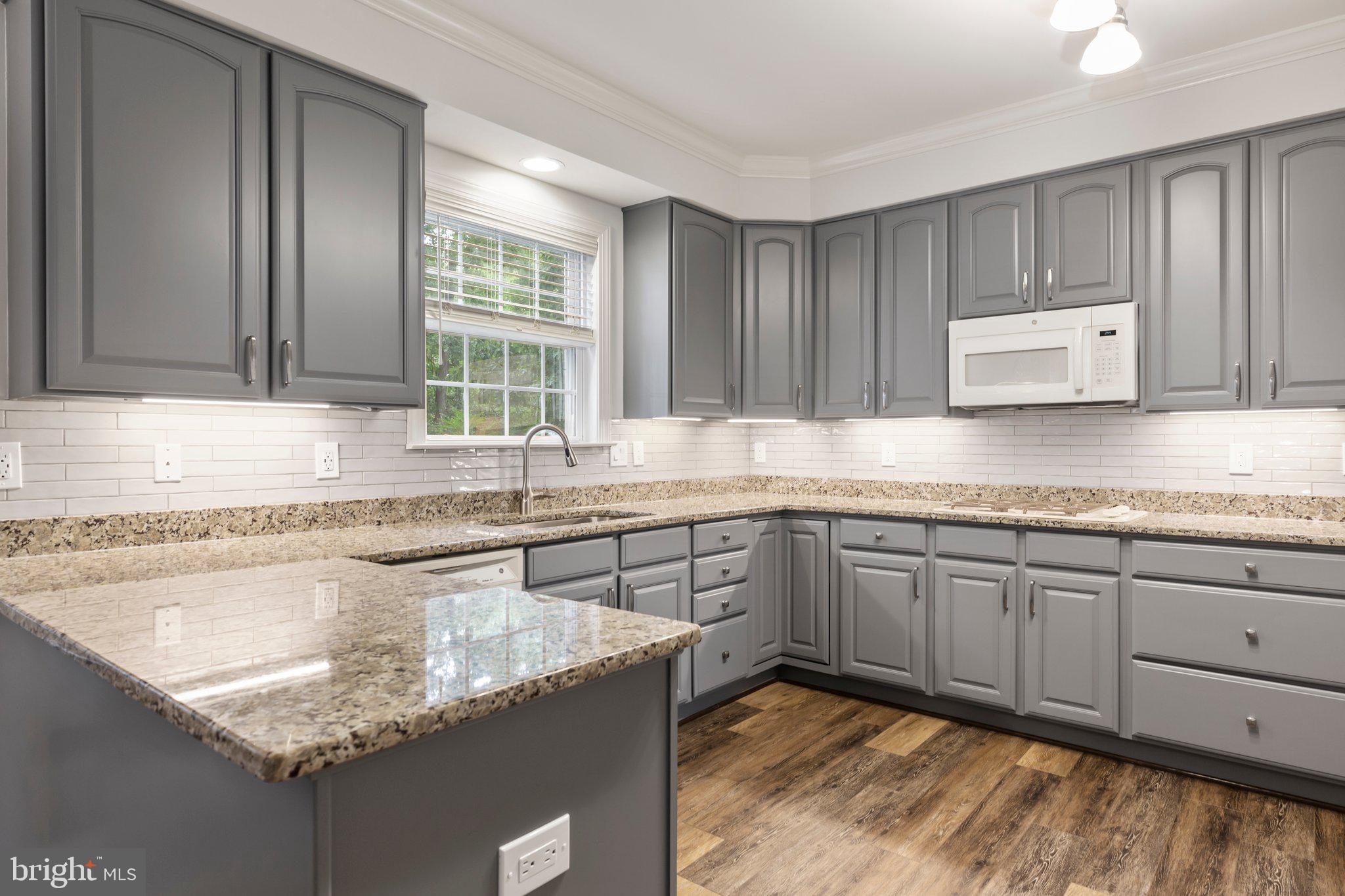 11004 Park Ridge Road Fredericksburg, VA 22408 - Photo 7 of 48 BEAUTIFUL CABINETS