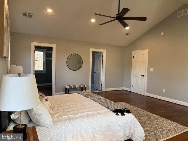 $915,000 | 21611 Slidell Road, Boyds, MD 20841