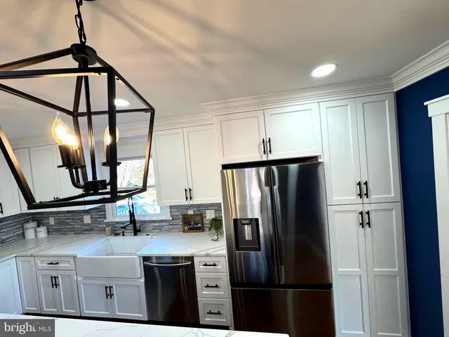 $915,000 | 21611 Slidell Road, Boyds, MD 20841