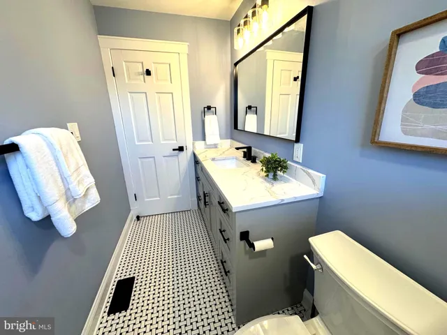 $915,000 | 21611 Slidell Road, Boyds, MD 20841