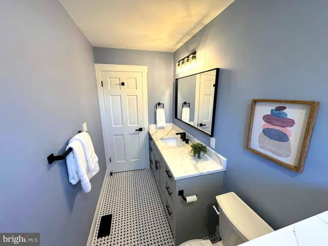 $915,000 | 21611 Slidell Road, Boyds, MD 20841