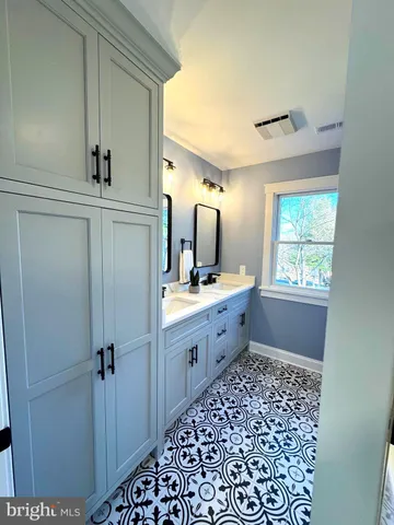 $915,000 | 21611 Slidell Road, Boyds, MD 20841