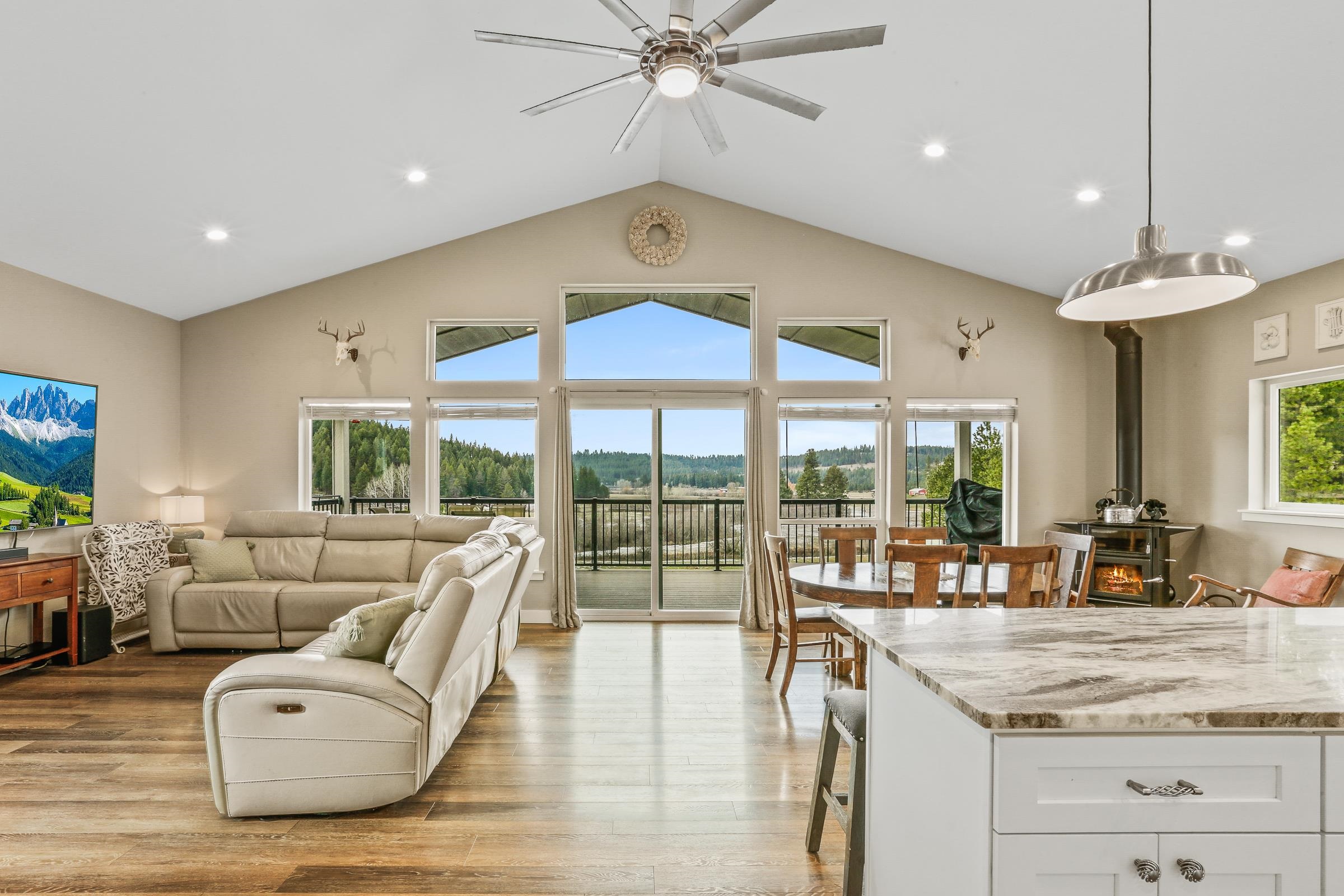 12611 East Big Meadows Road Chattaroy, WA 99003 - Photo 13 of 38