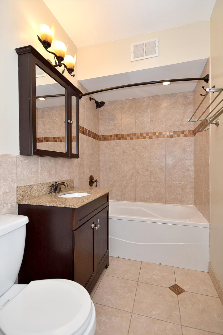 1301 West Touhy Avenue, Unit 309 Park Ridge, IL 60068 - Photo 18 of 21