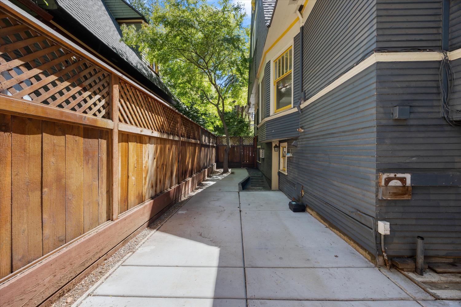 714 18th Street Sacramento, CA 95811 - Photo 42 of 43 a backyard of a house with lots of green space