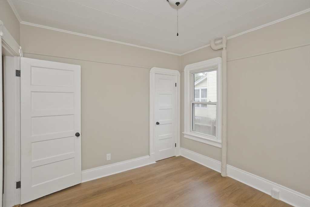132 Grover Street Springfield, MA 01104 - Photo 17 of 27 Gallery Image 17