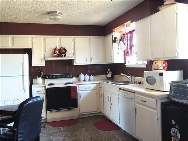 1038 Granada Road Ashland City, TN 37015 - Photo 3 of 12 Gallery Image 3