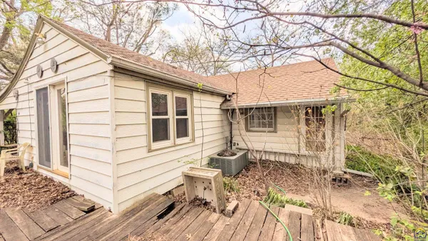 $59,500 | 1003 Weaver Street, Emporia, KS 66801
